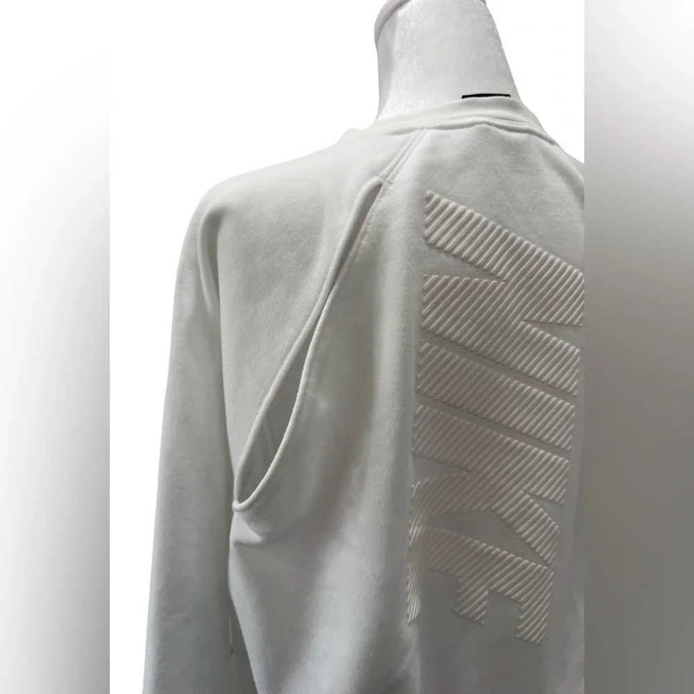 Nike women Dri-FIT Versa cropped cutout back sweatshirt embossed logo Size S - Picture 3 of 9